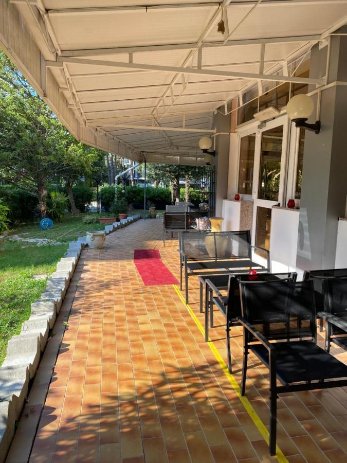 Hotel Rosapineta - Adults Only ลินญาโน ซับเบียโดโร ภายนอก รูปภาพ