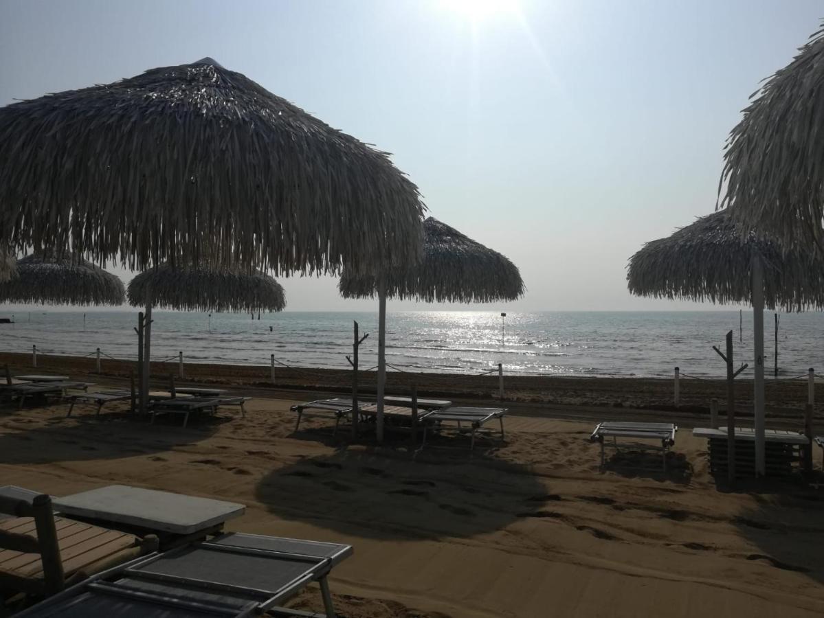 Hotel Rosapineta - Adults Only ลินญาโน ซับเบียโดโร ภายนอก รูปภาพ