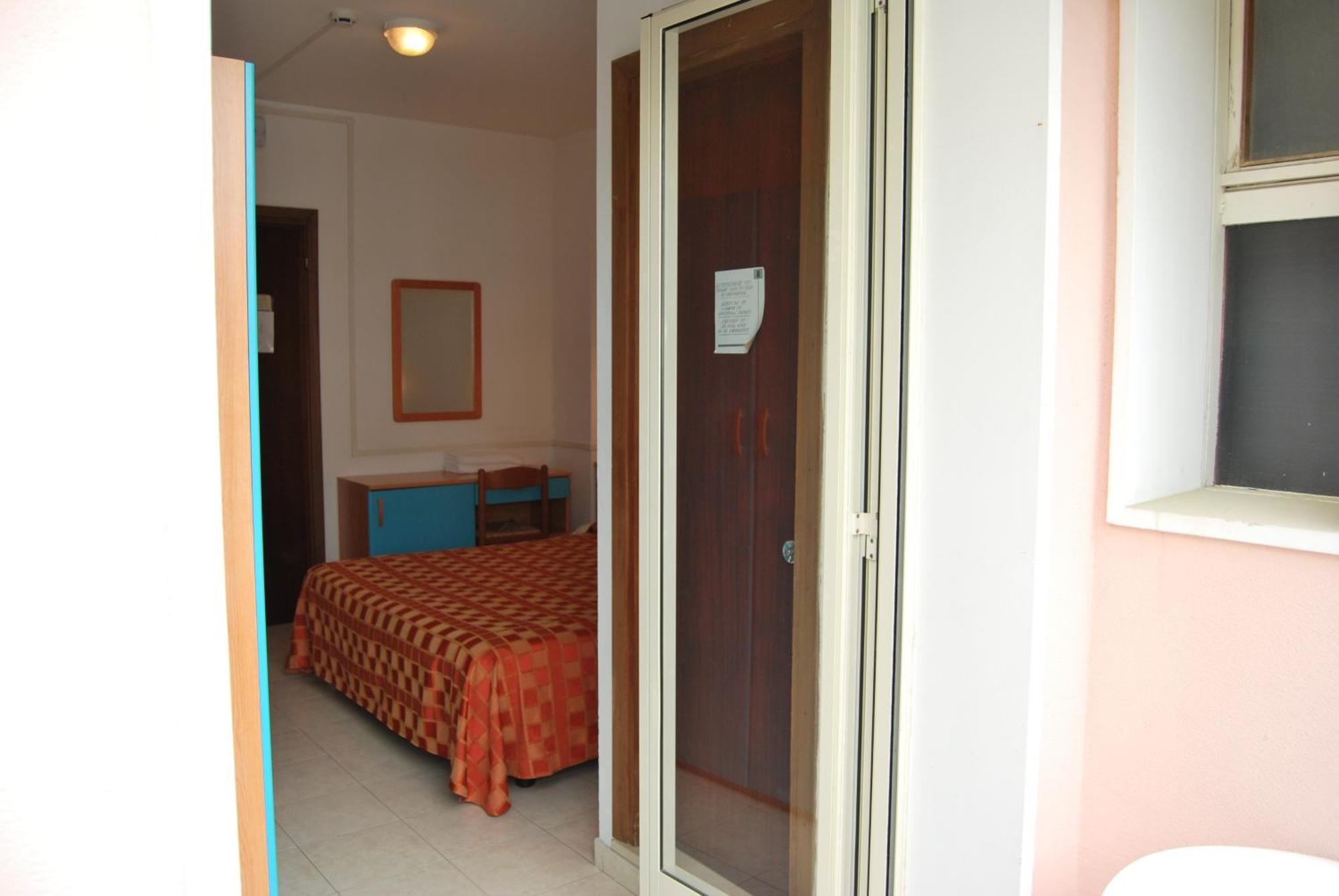 Hotel Rosapineta - Adults Only ลินญาโน ซับเบียโดโร ภายนอก รูปภาพ